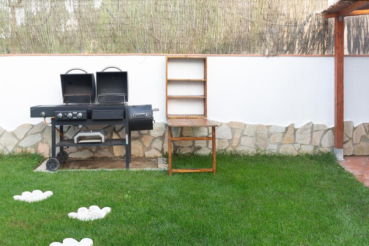 Puigventos Detached Villa For 6 People In Lloret De Mar With Comunal Outdoor Swimming Pool מראה חיצוני תמונה