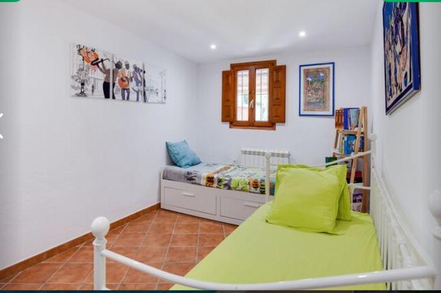 Puigventos Detached Villa For 6 People In Lloret De Mar With Comunal Outdoor Swimming Pool מראה חיצוני תמונה